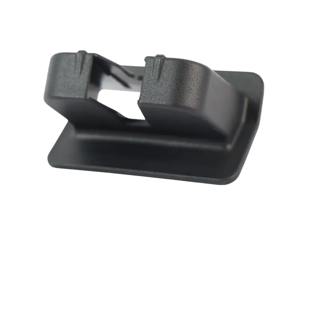 Klapa Bagażnika Maskownica Obudowa Osłona Zamka do Audi A6 C8 o numerze 4K5827520 Audi A6 C8 Klapa Bagażnika Maskownica Obudowa Osłona Zamka - SKU 4K5827520 - Numer Części 4K5827520