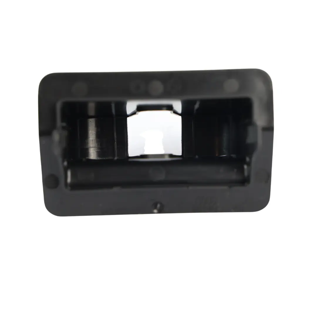 Cache Verrouillage Hayon Coffre pour Audi A6 C8 à propos du numéro de pièce 4K5827520 Audi A6 C8 Cache Verrouillage Hayon Coffre - SKU 4K5827520 - Numéro de pièce 4K5827520