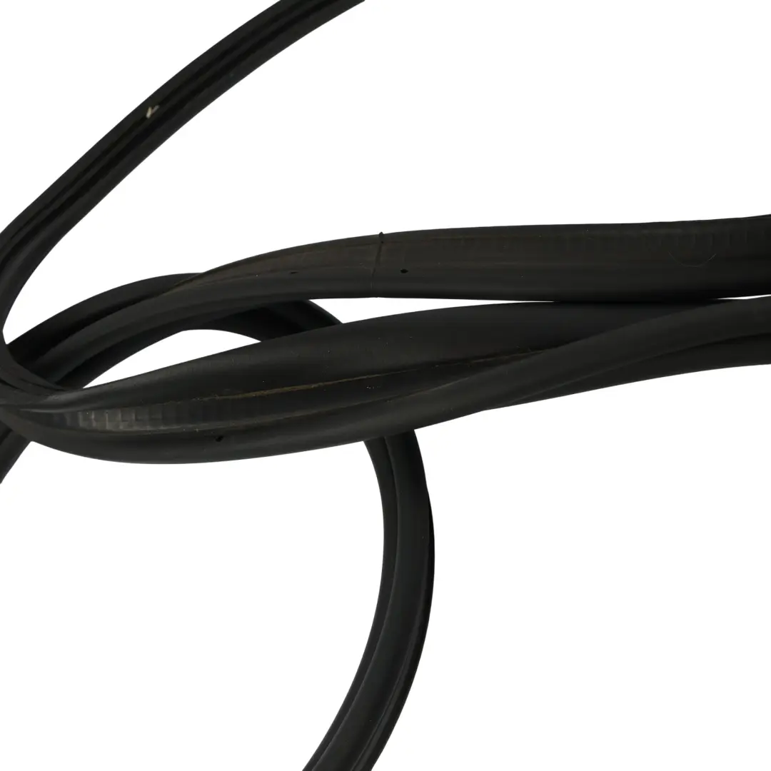 Audi A6 C8 Berline Joint D'Étanchéité En Caoutchouc Du Coffre Arrière 4K5827705B - SKU 4K5827705C - Numéro de pièce 4K5827705C