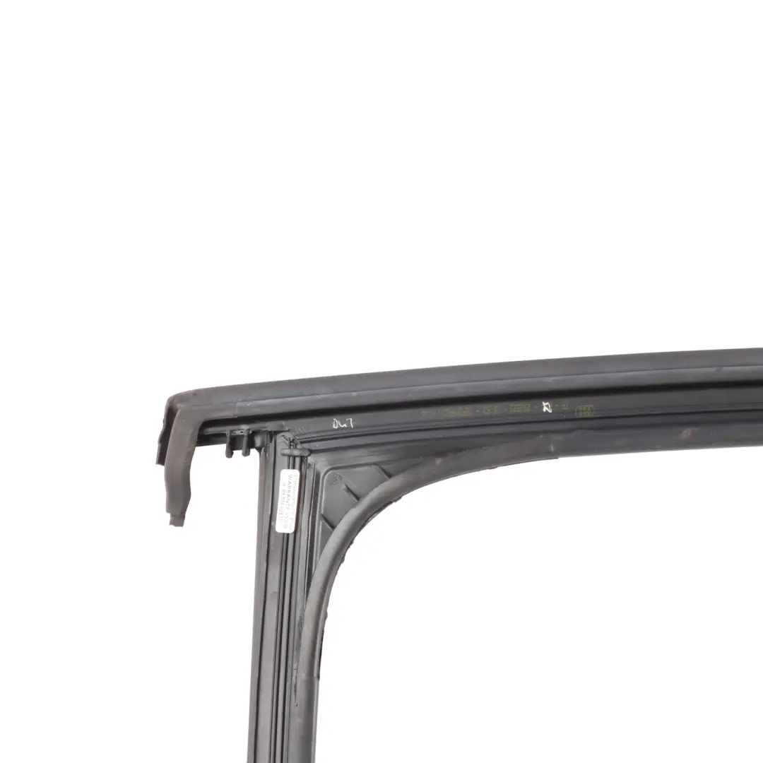 Door Window Guide Strip Seal Gasket Rubber Right O/S to Audi A6 C8 Rear with Part number 4K5839432C Audi A6 C8 Rear Door Window Guide Strip Seal Gasket Rubber Right O/S - SKU 4K5839432C - Part number 4K5839432C