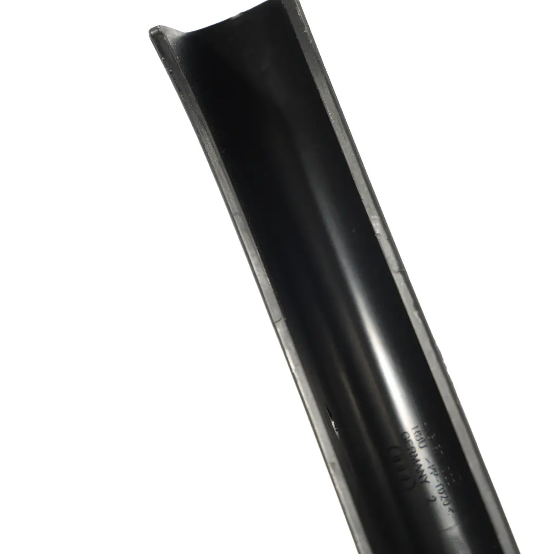 Berline Cache De Charnière De Hayon Arrière Droit pour Audi A6 C8 à propos du numéro de pièce 4K5971822 Audi A6 C8 Berline Cache De Charnière De Hayon Arrière Droit - SKU 4K5971822 - Numéro de pièce 4K5971822