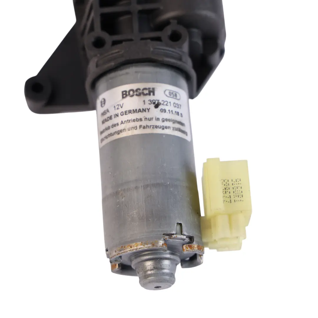 Hinge Lift Motor Actuator Rear Right O/S to Audi A6 C8 Avant Tailgate with Part number 4K9827852A Audi A6 C8 Avant Tailgate Hinge Lift Motor Actuator Rear Right O/S - SKU 4K9827852A - Part number 4K9827852A