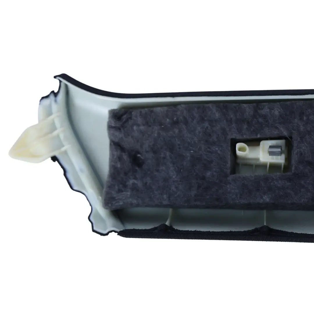 Listwa Słupka Tylna Prawa Czarna do Audi A6 C8 RS6 o numerze 4K9867288 Audi A6 C8 RS6 Listwa Słupka Tylna Prawa Czarna - SKU 4K9867288 - Numer Części 4K9867288