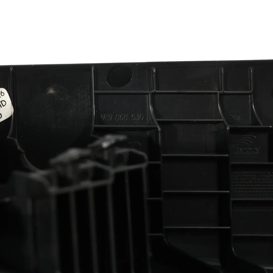 Guida Cinture Di Sicurezza Pilastro di rivestimento destro per Audi A6 C8 con numero di parte 4K9868530 Audi A6 C8 Guida Cinture Di Sicurezza Pilastro di rivestimento destro - SKU 4K9868530 - Numero di parte 4K9868530