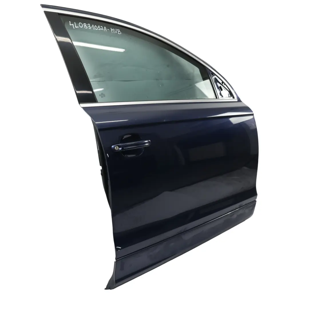 Drzwi Przednie Prawe Mugello Blue Pearl Niebieski - Z5E do Audi Q7 4L o numerze 4L0831052A Audi Q7 4L Drzwi Przednie Prawe Mugello Blue Pearl Niebieski - Z5E - SKU 4L0831052A-MUB - Numer Części 4L0831052A