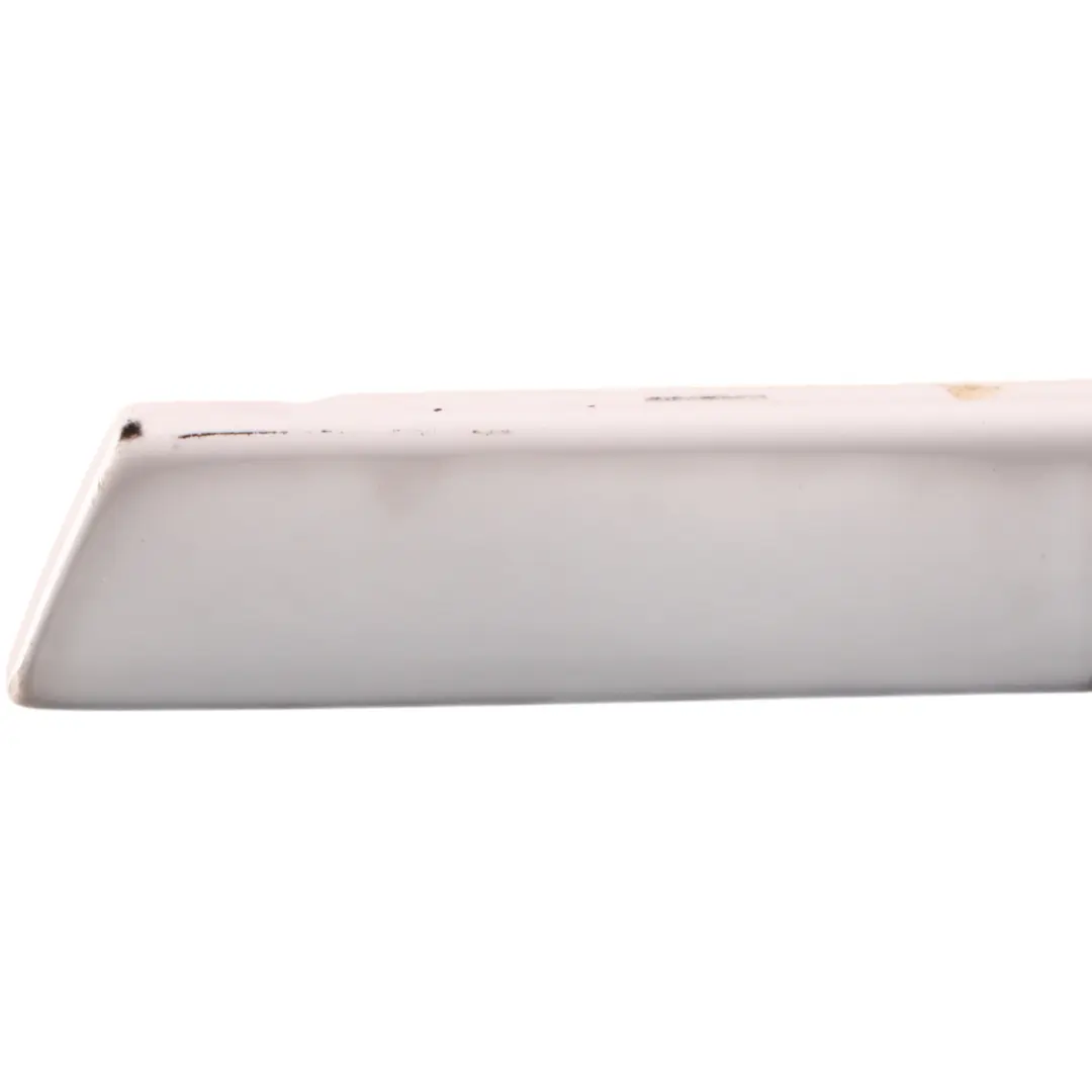 Moldura Marco Ventana Trasera Derecha Blanco Ibis Y9C para Audi Q7 4L con número de pieza 4L0853084B Audi Q7 4L Moldura Marco Ventana Trasera Derecha Blanco Ibis Y9C - SKU 4L0853084B-IWH - Número de pieza 4L0853084B