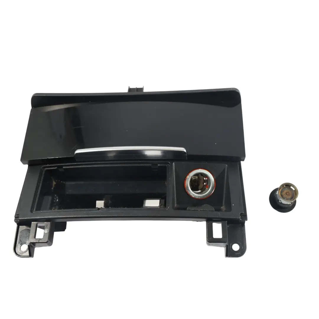 Portacenere Console Centrale Anteriore Vano Nero per Audi Q7 4L con numero di parte 4L0857951 Audi Q7 4L Portacenere Console Centrale Anteriore Vano Nero - SKU 4L0857951-1 - Numero di parte 4L0857951