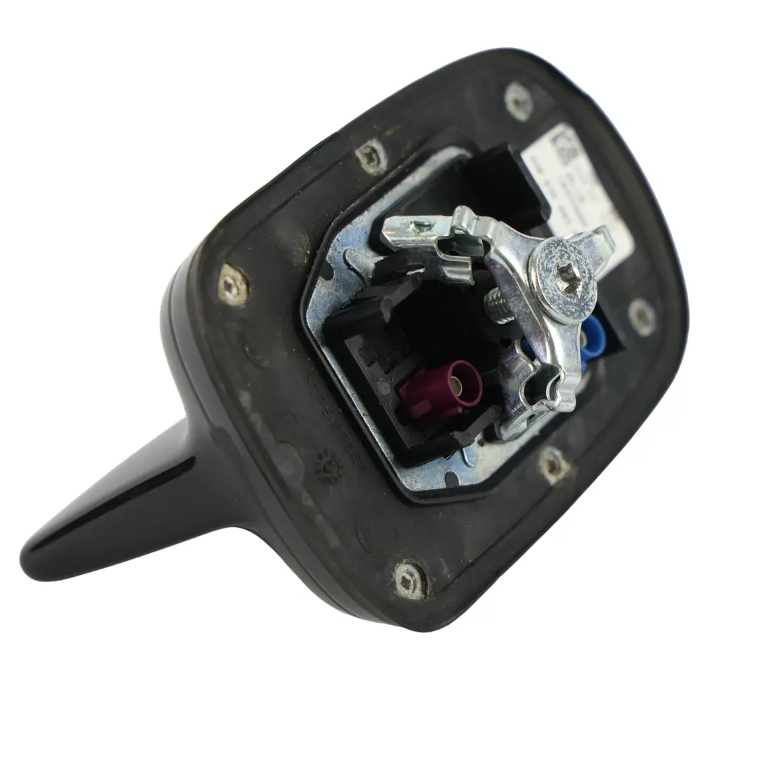 Antena Aleta Tiburón Negro Metálico Mítico Y9T para Audi A4 B9 A5 F5 con número de pieza 4M0035503E Audi A4 B9 A5 F5 Antena Aleta Tiburón Negro Metálico Mítico Y9T - SKU 4M0035503E-MYB - Número de pieza 4M0035503E