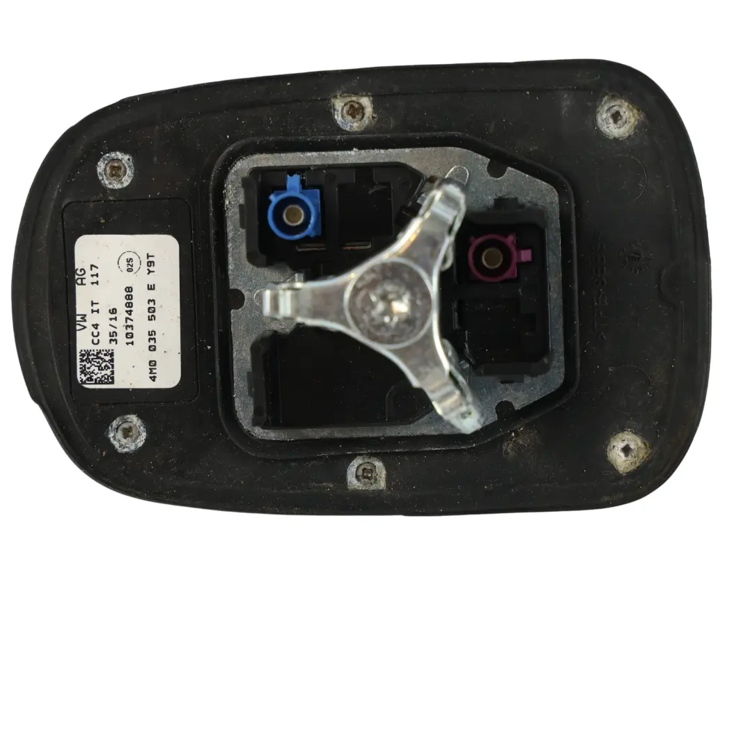 Antena Aleta Tiburón Negro Metálico Mítico Y9T para Audi A4 B9 A5 F5 con número de pieza 4M0035503E Audi A4 B9 A5 F5 Antena Aleta Tiburón Negro Metálico Mítico Y9T - SKU 4M0035503E-MYB - Número de pieza 4M0035503E