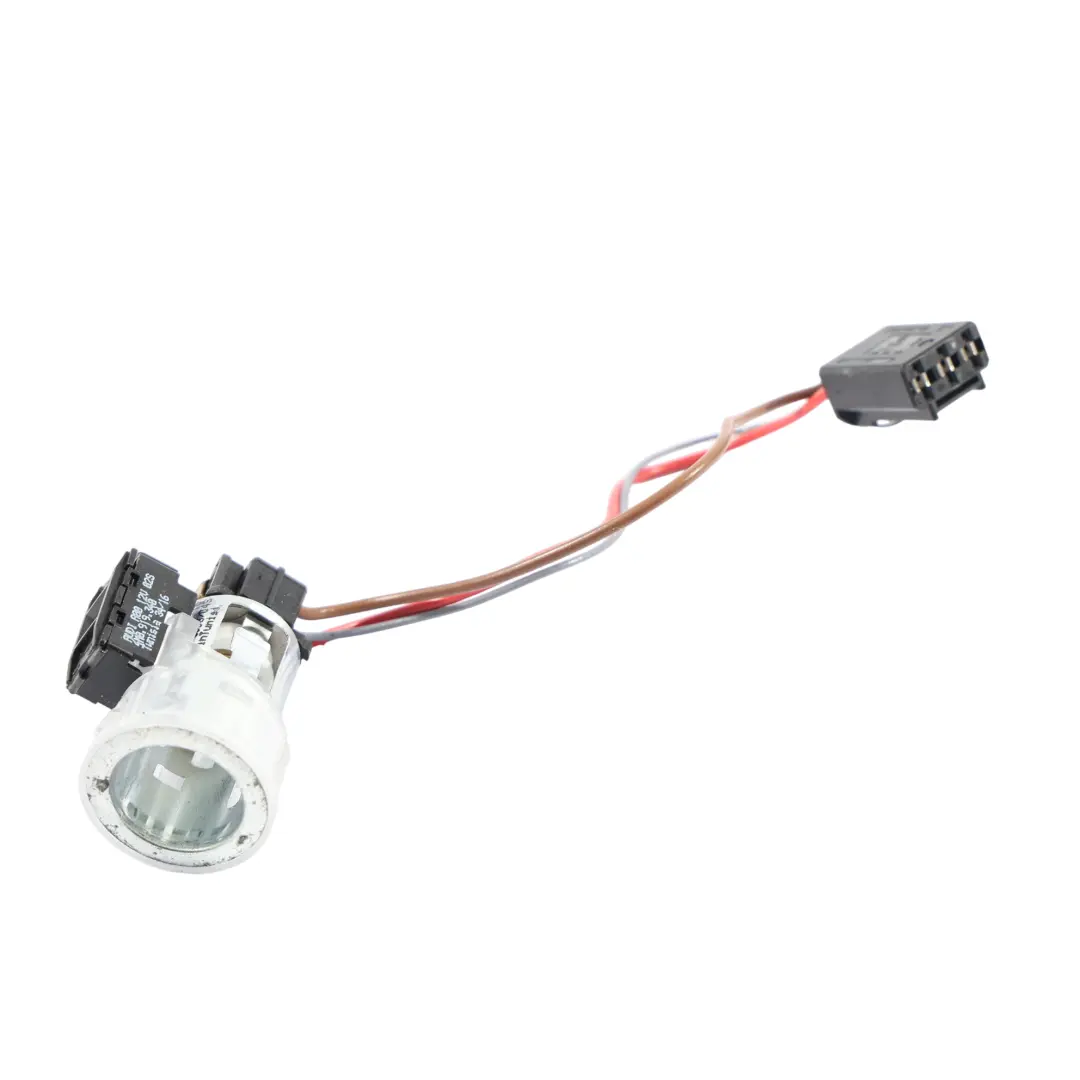 Gniazdo Zapalniczki 12V Wiązka 4M0919340 do Audi A4 B9 A5 F5 RS5 F5 o numerze 4M0919309B Audi A4 B9 A5 F5 RS5 F5 Gniazdo Zapalniczki 12V Wiązka 4M0919340 - SKU 4M0919309B - Numer Części 4M0919309B