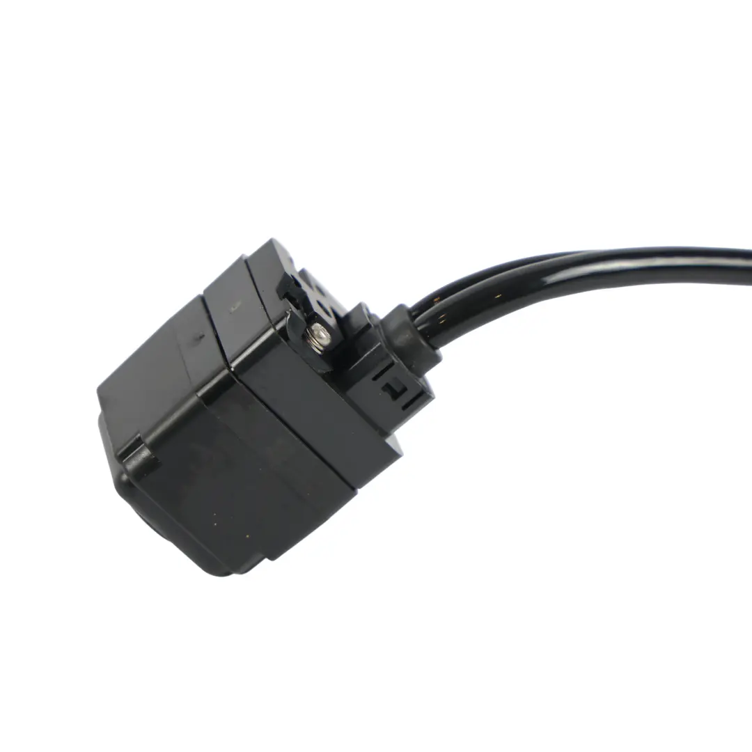 Telecamera Retrovisore Retromarcia per Audi A4 A5 Q5 Q7 con numero di parte 4M0980556A Audi A4 A5 Q5 Q7 Telecamera Retrovisore Retromarcia - SKU 4M0980556A - Numero di parte 4M0980556A