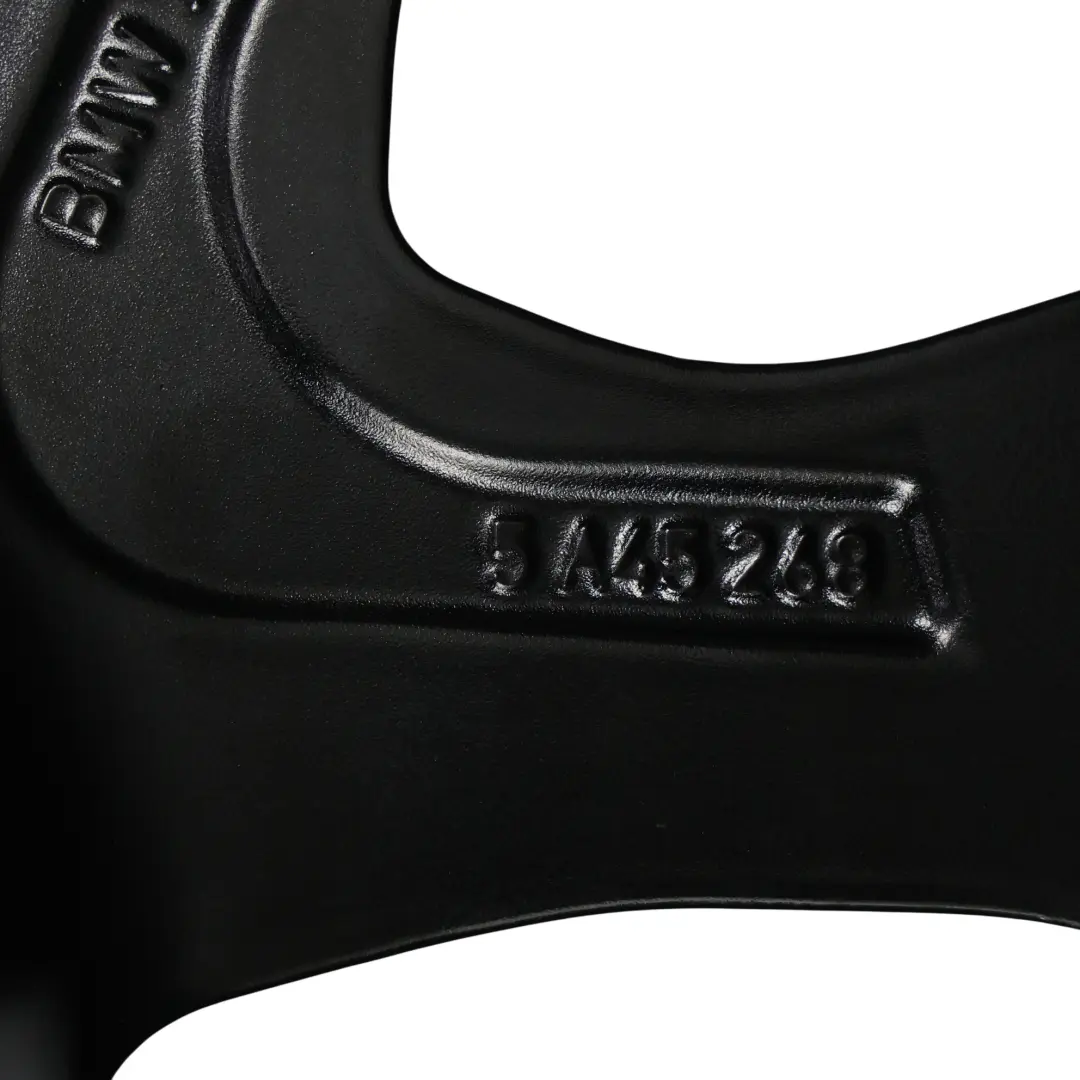 F74 F78 Gran Coupé Jante Alliage Noir 19" 8J ET:53 Styling 977M pour BMW à propos du numéro de pièce 5A45268 BMW F74 F78 Gran Coupé Jante Alliage Noir 19" 8J ET:53 Styling 977M - SKU 5A45268-2 - Numéro de pièce 5A45268