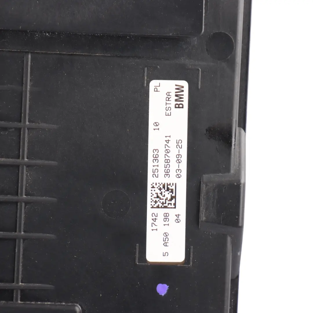 F74 F78 Gran Coupé Radiator Cooling Fan Housing With Fan to BMW F70 with Part number 5A50198 BMW F70 F74 F78 Gran Coupé Radiator Cooling Fan Housing With Fan - SKU 5A50198 - Part number 5A50198