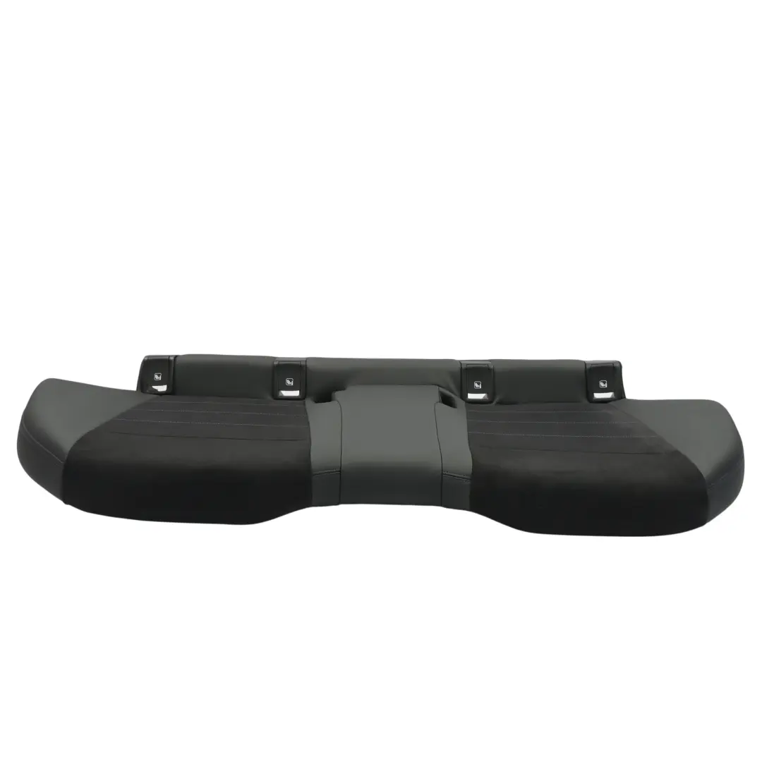 74 Gran Coupé Funda Cojín Asiento Trasero Base Vinilo Schwarz para BMW con número de pieza 5A87054 BMW 74 Gran Coupé Funda Cojín Asiento Trasero Base Vinilo Schwarz - SKU 5A87054 - Número de pieza 5A87054