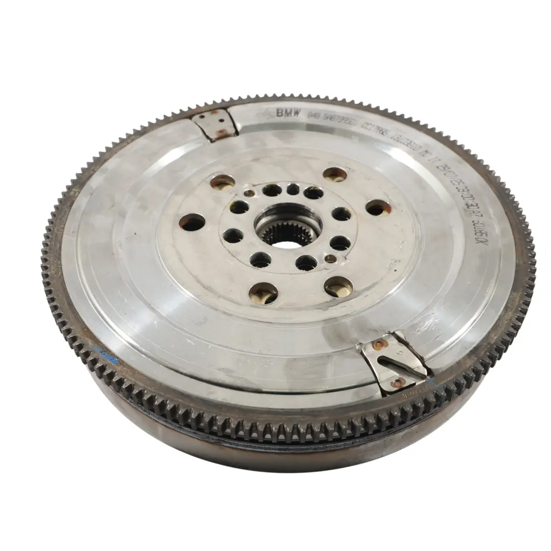 F74 Gran Coupé M235Ix Essence Automatique Volant Bimasse Double pour BMW à propos du numéro de pièce 5A87395 BMW F74 Gran Coupé M235Ix Essence Automatique Volant Bimasse Double - SKU 5A87395 - Numéro de pièce 5A87395