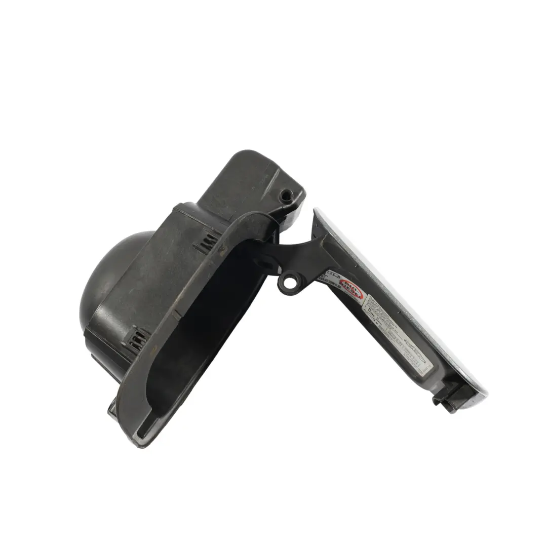 Tappo Copertura Sportello Serbatoio Carburante Grigio Platino - D7X per VW Jetta A6 con numero di parte 5C6809857E-PLG VW Jetta A6 Tappo Copertura Sportello Serbatoio Carburante Grigio Platino - D7X - SKU 5C6809857E-PLG - Numero di parte 5C6809857E-PLG