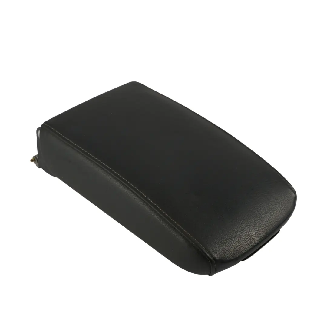Consola Central Apoyabrazos Cuero Negro para Volkswagen VW Jetta VI con número de pieza 5C6864207 Volkswagen VW Jetta VI Consola Central Apoyabrazos Cuero Negro - SKU 5C6864207 - Número de pieza 5C6864207