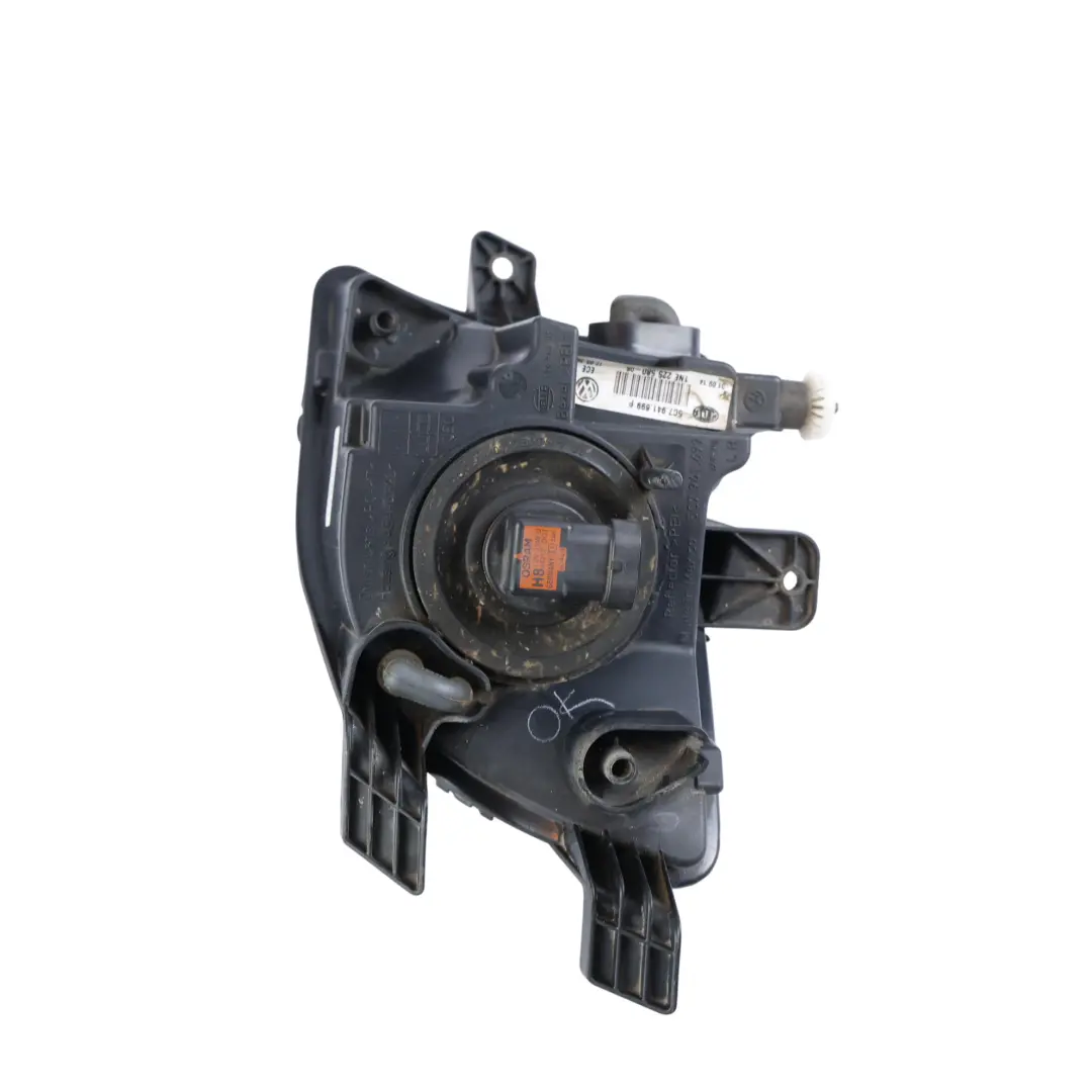 Mk4 A6 Lampa Przeciwmgielna Zderzaka Przód Lewa do Volkswagen Jetta o numerze 5C7941699P Volkswagen Jetta Mk4 A6 Lampa Przeciwmgielna Zderzaka Przód Lewa - SKU 5C7941699P - Numer Części 5C7941699P
