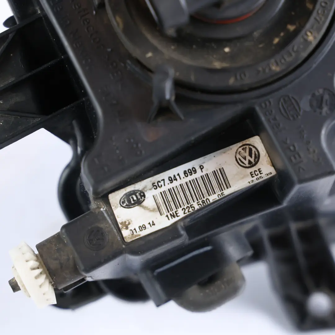 VW Jetta Mk4 A6 Parachoques Delantero Luz Antiniebla Izquierda - SKU 5C7941699P - Número de pieza 5C7941699P