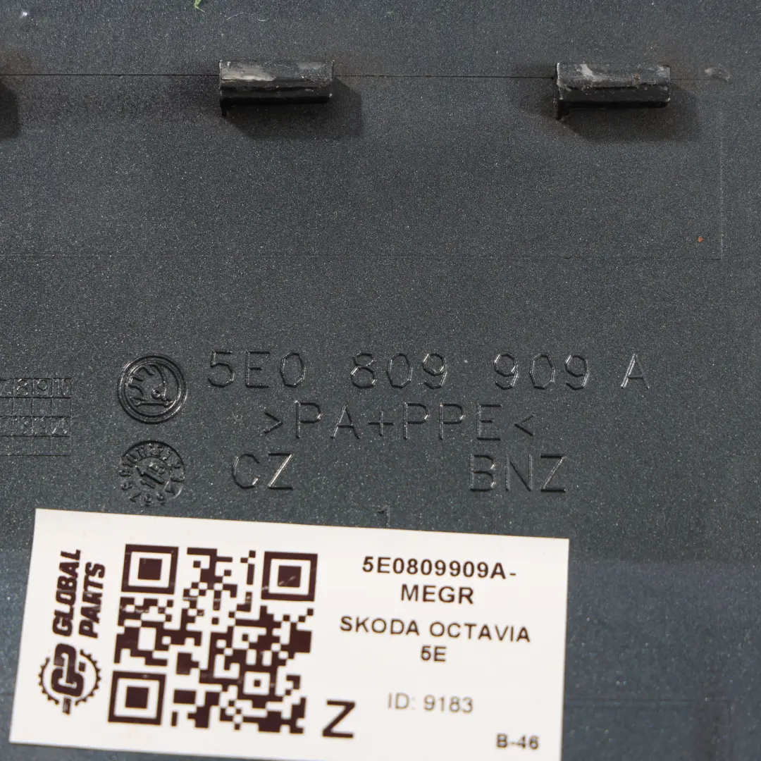 Skoda Octavia Mk3 5E Coperchio Sportello Carburante Tappo Metallo Grigio - F7Y - SKU 5E0809909A-MEGR - Numero di parte 5E0809909A