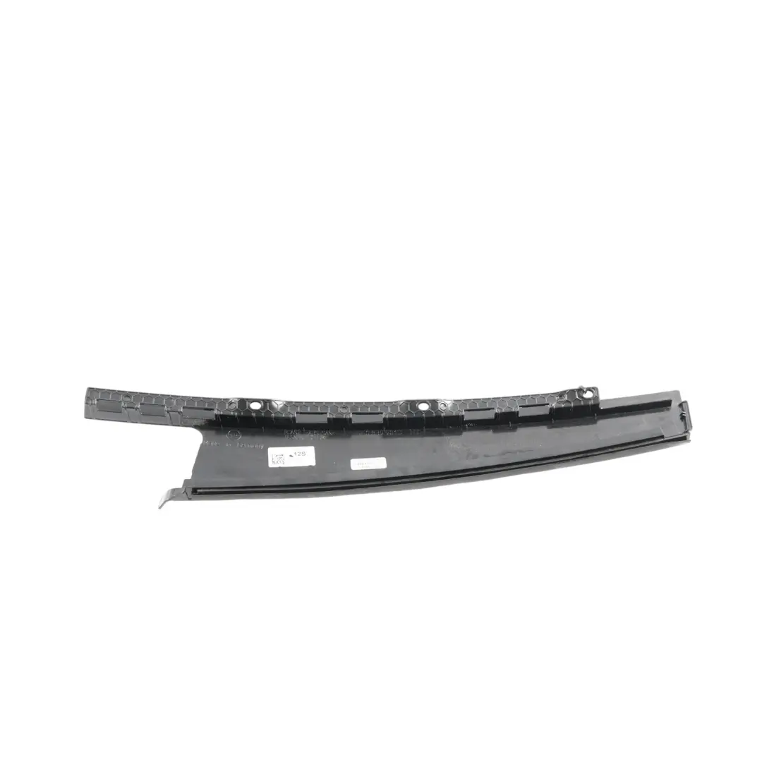 MK3 Moldura Pilar B Puerta Trasera Negro Izquierdo para Skoda Octavia con número de pieza 5E0839901C Skoda Octavia MK3 Moldura Pilar B Puerta Trasera Negro Izquierdo - SKU 5E0839901C - Número de pieza 5E0839901C