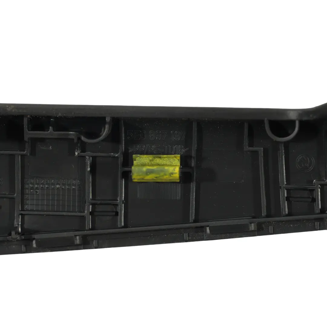 Maniglia Porta Anteriore Posteriore Sinistra per Skoda Octavia 5E RS 5E con numero di parte 5E0867197 Skoda Octavia 5E RS 5E Maniglia Porta Anteriore Posteriore Sinistra - SKU 5E0867197 - Numero di parte 5E0867197