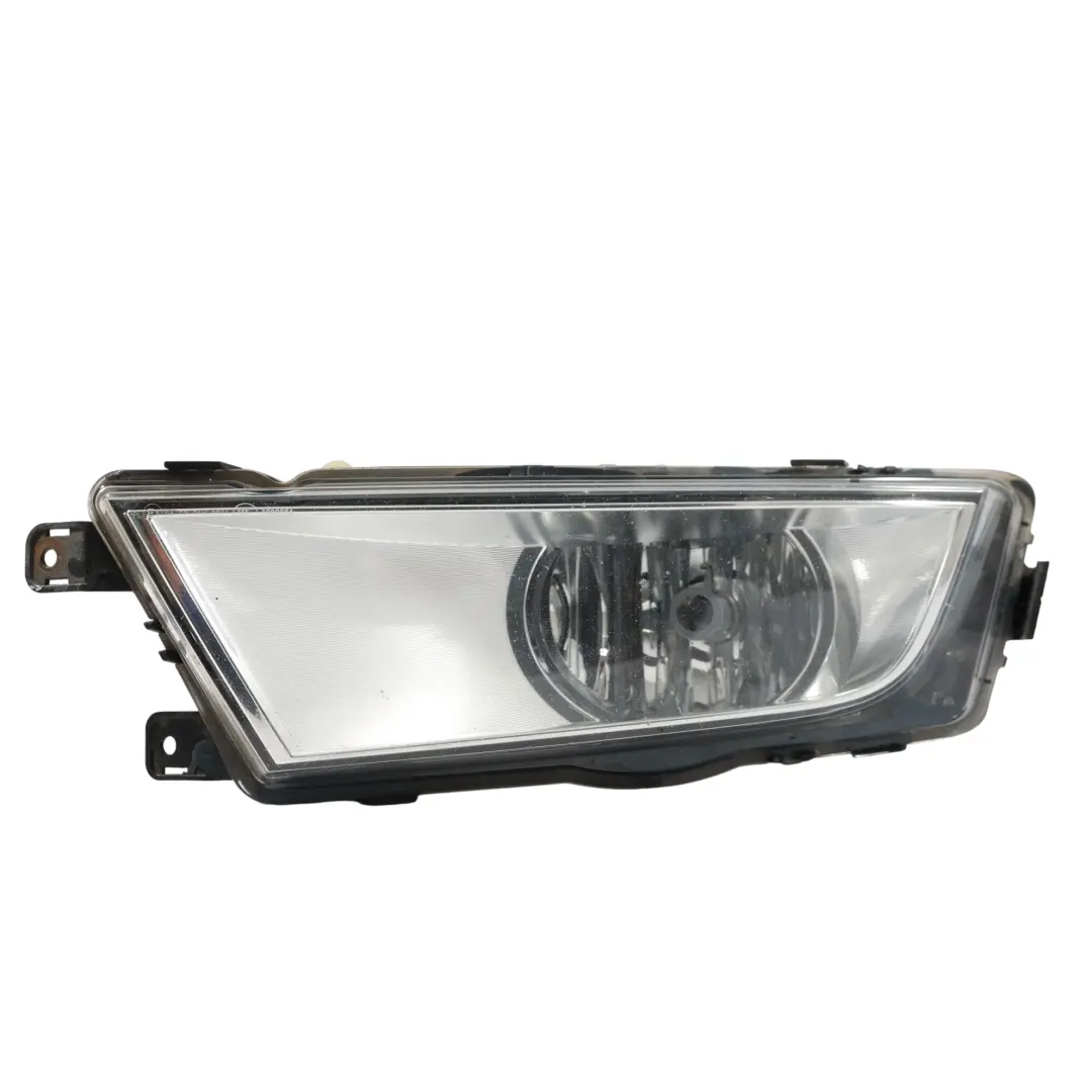 Mk3 5E Front Halogen Fog Light Lamp Left N/S Side to Skoda Octavia with Part number 5E0941699D Skoda Octavia Mk3 5E Front Halogen Fog Light Lamp Left N/S Side - SKU 5E0941699D - Part number 5E0941699D