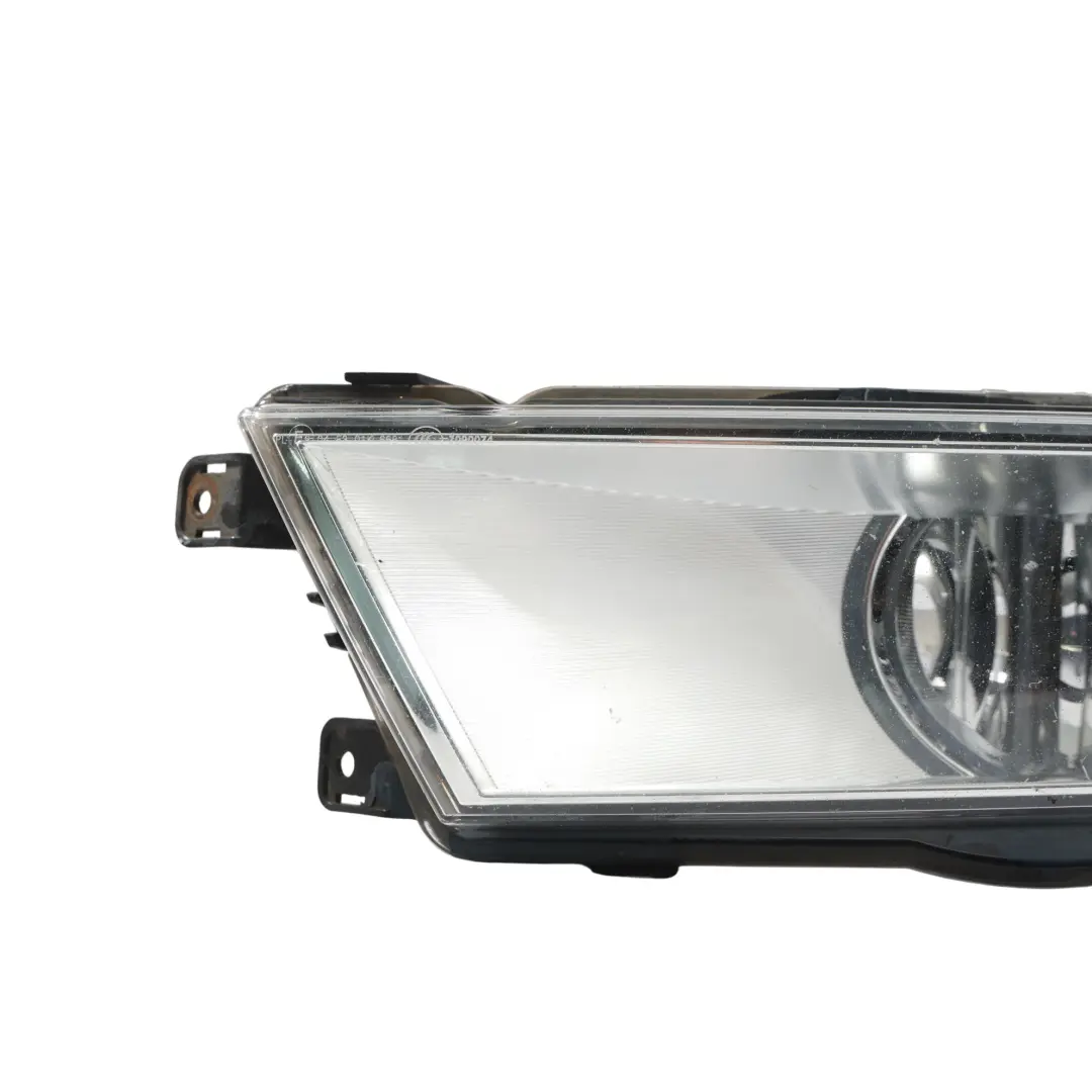 Mk3 5E Front Halogen Fog Light Lamp Left N/S Side to Skoda Octavia with Part number 5E0941699D Skoda Octavia Mk3 5E Front Halogen Fog Light Lamp Left N/S Side - SKU 5E0941699D - Part number 5E0941699D