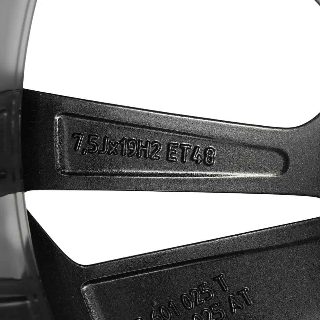 Mk4 VRS Cerchione Lega 19" 7.5J ET:48 per Skoda Octavia con numero di parte 5E3601025S Skoda Octavia Mk4 VRS Cerchione Lega 19" 7.5J ET:48 - SKU 5E3601025S-1 - Numero di parte 5E3601025S