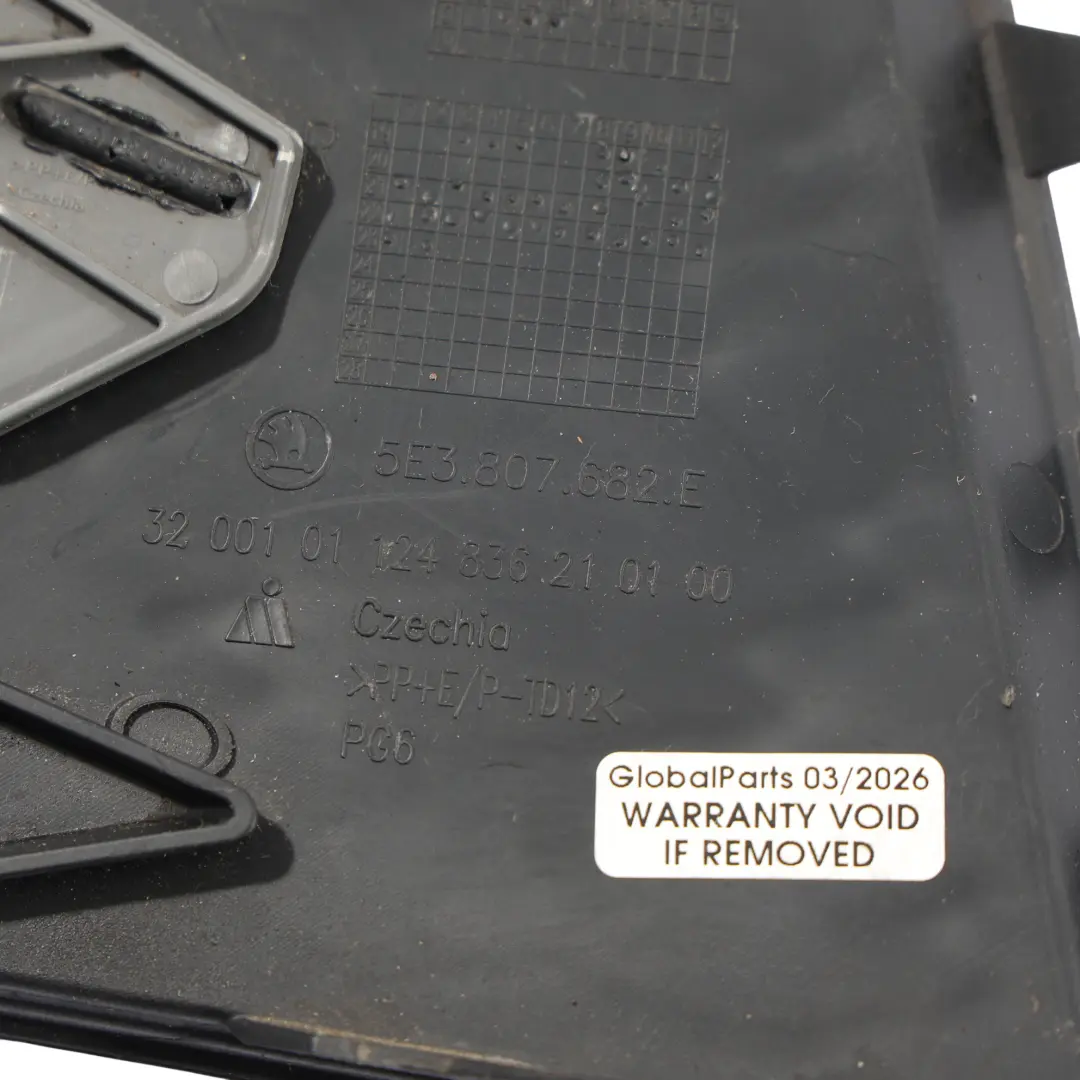 Skoda Octavia MK4 Griglia Paraurti Anteriore Inferiore Destra - SKU 5E3807682E - Numero di parte 5E3807682E