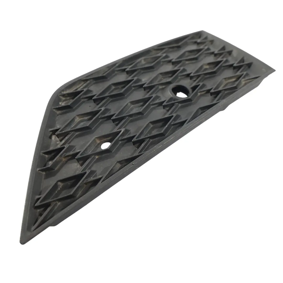 MK4 Griglia Paraurti Anteriore Inferiore Destra per Skoda Octavia con numero di parte 5E3807682E Skoda Octavia MK4 Griglia Paraurti Anteriore Inferiore Destra - SKU 5E3807682E - Numero di parte 5E3807682E