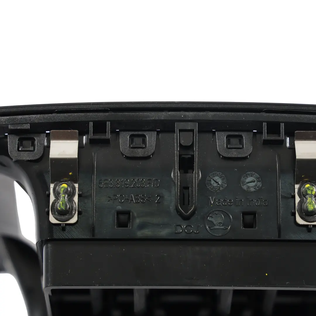 Skoda Octavia IV Konsola Środkowa Kratka Nawiewu Powietrza Tył - SKU 5E3819203D - Numer Części 5E3819203D