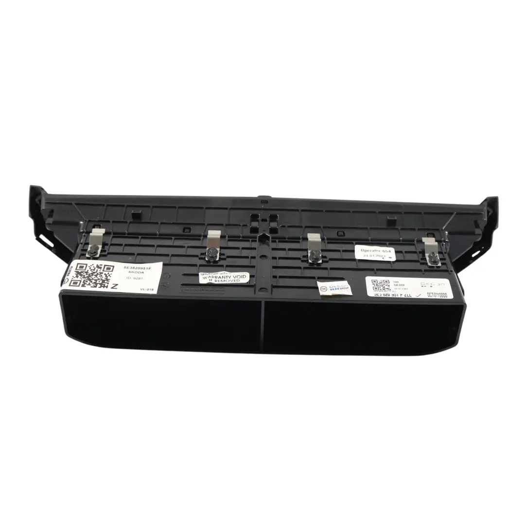 Skoda Octavia IV Aérateurs Centraux Avant Cache Panneau Tableau Bord - SKU 5E3820951F - Numéro de pièce 5E3820951F