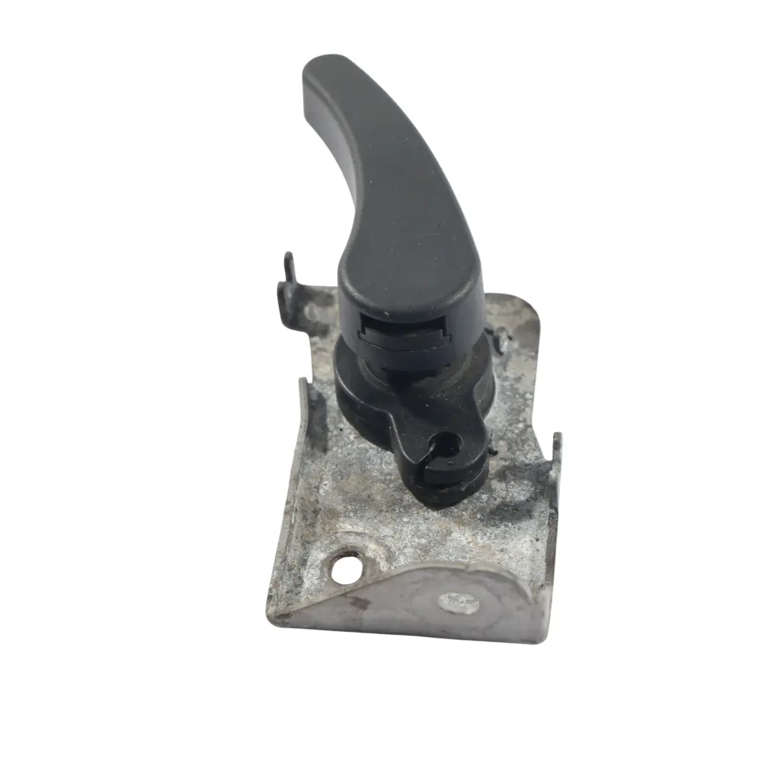 Maniglia Rilascio Cofano Leva Cappuccio per Skoda Octavia IV con numero di parte 5E3823661A Skoda Octavia IV Maniglia Rilascio Cofano Leva Cappuccio - SKU 5E3823661A - Numero di parte 5E3823661A