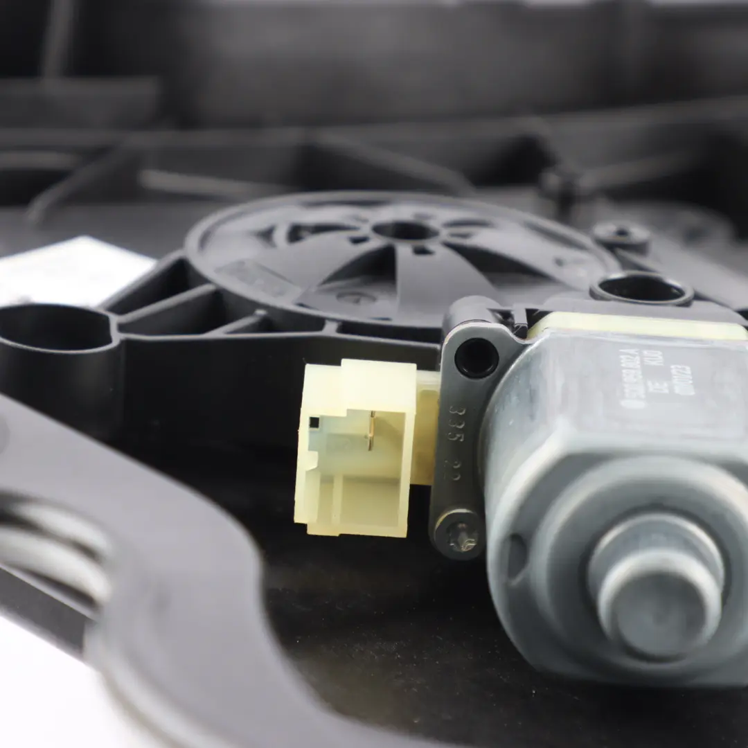 Skoda Octavia VR Motor Window Regulator Front Right O/S 5Q0959802A - SKU 5E3837656A - Part number 5E3837656A