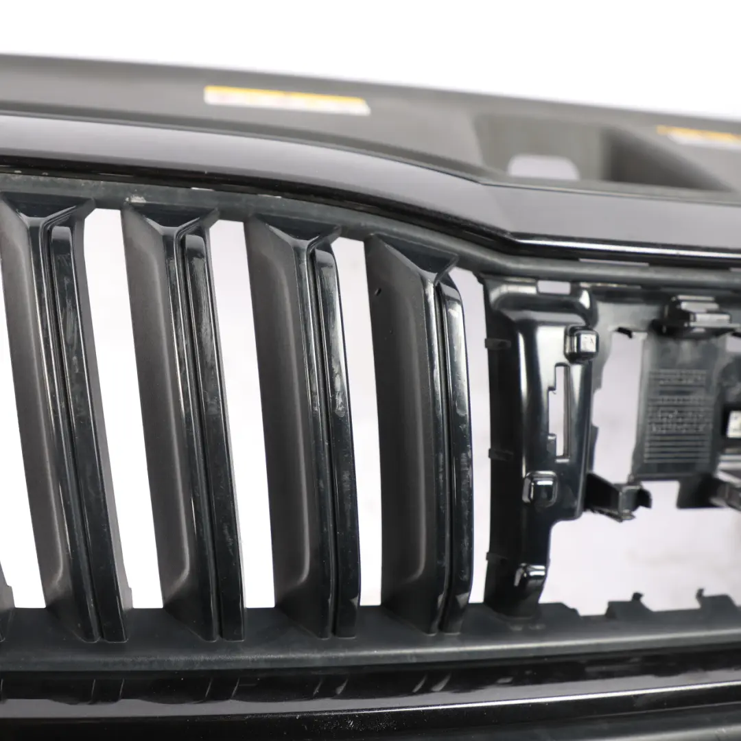 Skoda Octavia Mk3 VRS Front Grille Centre Upper Radiator Trim Panel - SKU 5E3853653 - Part number 5E3853343