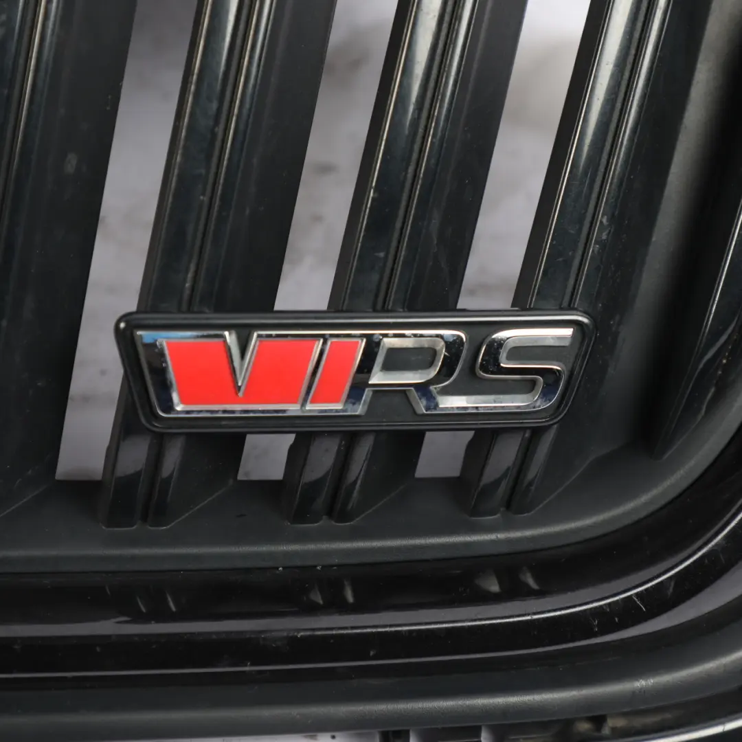 Mk3 VRS Front Grille Centre Upper Radiator Trim Panel to Skoda Octavia with Part number 5E3853343 Skoda Octavia Mk3 VRS Front Grille Centre Upper Radiator Trim Panel - SKU 5E3853653 - Part number 5E3853343