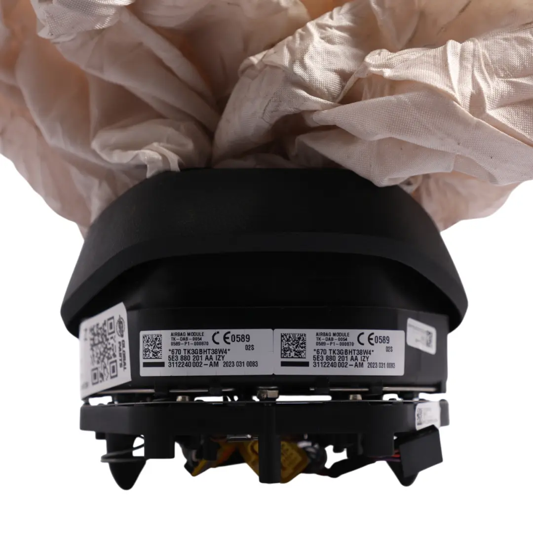 Mk4 Steering Wheel Air Module Unit Satin Black DAMAGED to Skoda Octavia with Part number 5E3880201AA Skoda Octavia Mk4 Steering Wheel Air Module Unit Satin Black DAMAGED - SKU 5E3880201AA-1 - Part number 5E3880201AA