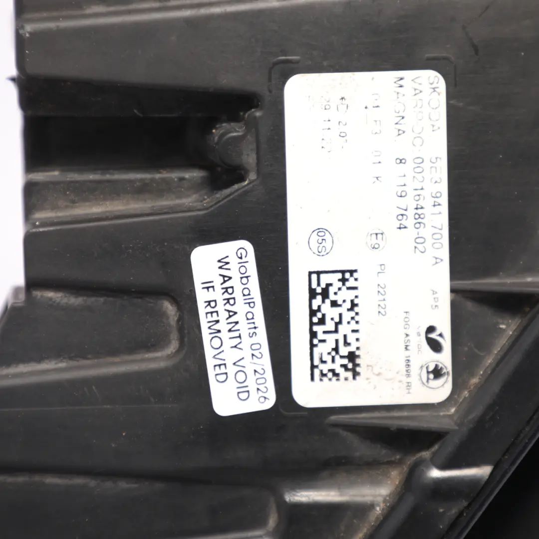 Mk4 Front Bumper Fog Light Lamp LED Right O/S to Skoda Octavia with Part number 5E3941700A Skoda Octavia Mk4 Front Bumper Fog Light Lamp LED Right O/S - SKU 5E3941700A - Part number 5E3941700A