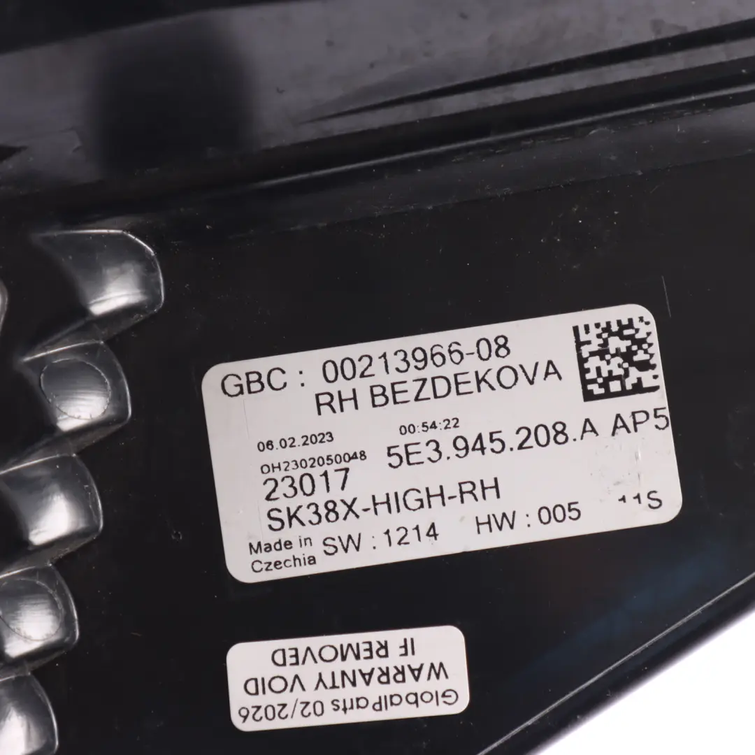 Mk4 Tail Light Side Panel Lamp Rear Right O/S to Skoda Octavia with Part number 5E3945208A Skoda Octavia Mk4 Tail Light Side Panel Lamp Rear Right O/S - SKU 5E3945208A-1 - Part number 5E3945208A