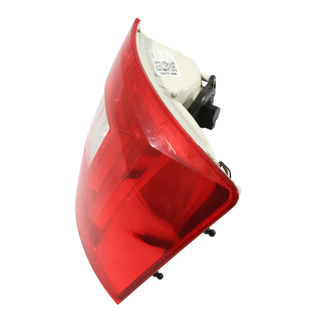 Mk3 5E Lampa Tył Tylna Prawa do Skoda Octavia o numerze 5E5945112 Skoda Octavia Mk3 5E Lampa Tył Tylna Prawa - SKU 5E5945112 - Numer Części 5E5945112