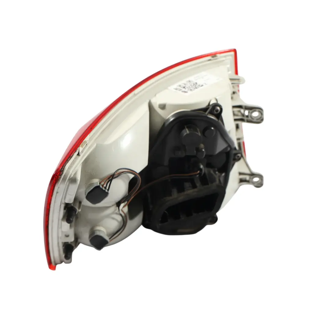 Mk3 5E Lampa Tył Tylna Prawa do Skoda Octavia o numerze 5E5945112 Skoda Octavia Mk3 5E Lampa Tył Tylna Prawa - SKU 5E5945112 - Numer Części 5E5945112