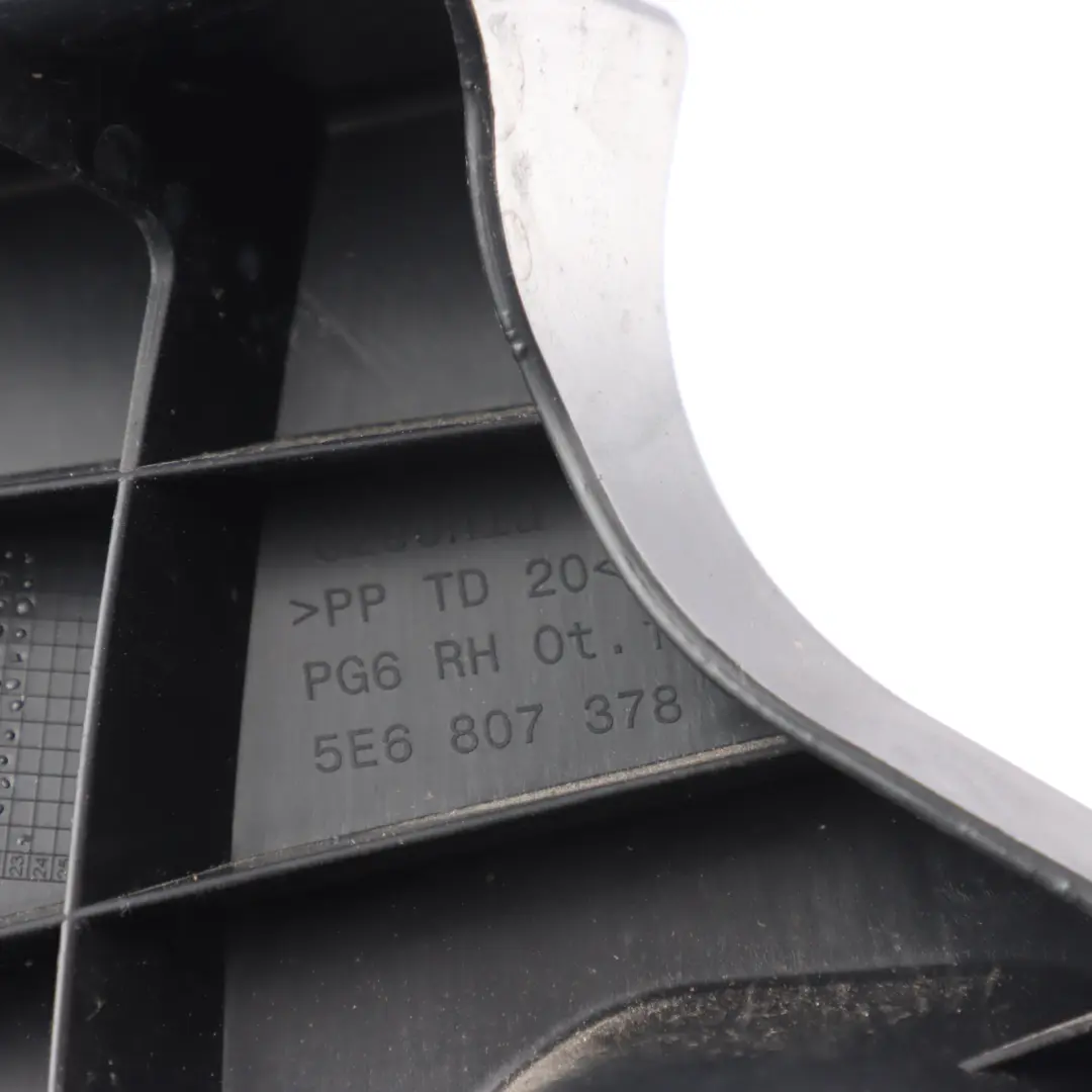 Skoda Octavia VR Front Bumper Guide Mount Bracket Support Right O/S - SKU 5E6807378 - Part number 5E6807378