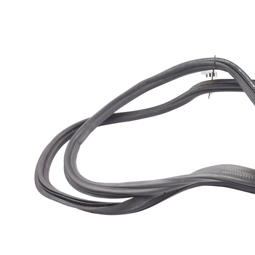 Mk4 Rear Tailgate Trunk Seal Gasket Surround Sealing to Skoda Octavia with Part number 5E6827705H Skoda Octavia Mk4 Rear Tailgate Trunk Seal Gasket Surround Sealing - SKU 5E6827705H - Part number 5E6827705H