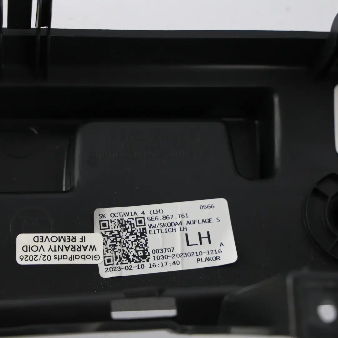 Kofferraum-Ablagehalterung Hinten Links für Skoda Octavia VR mit Teilenummer 5E6867761 Skoda Octavia VR Kofferraum-Ablagehalterung Hinten Links - SKU 5E6867761 - Teilenummer 5E6867761