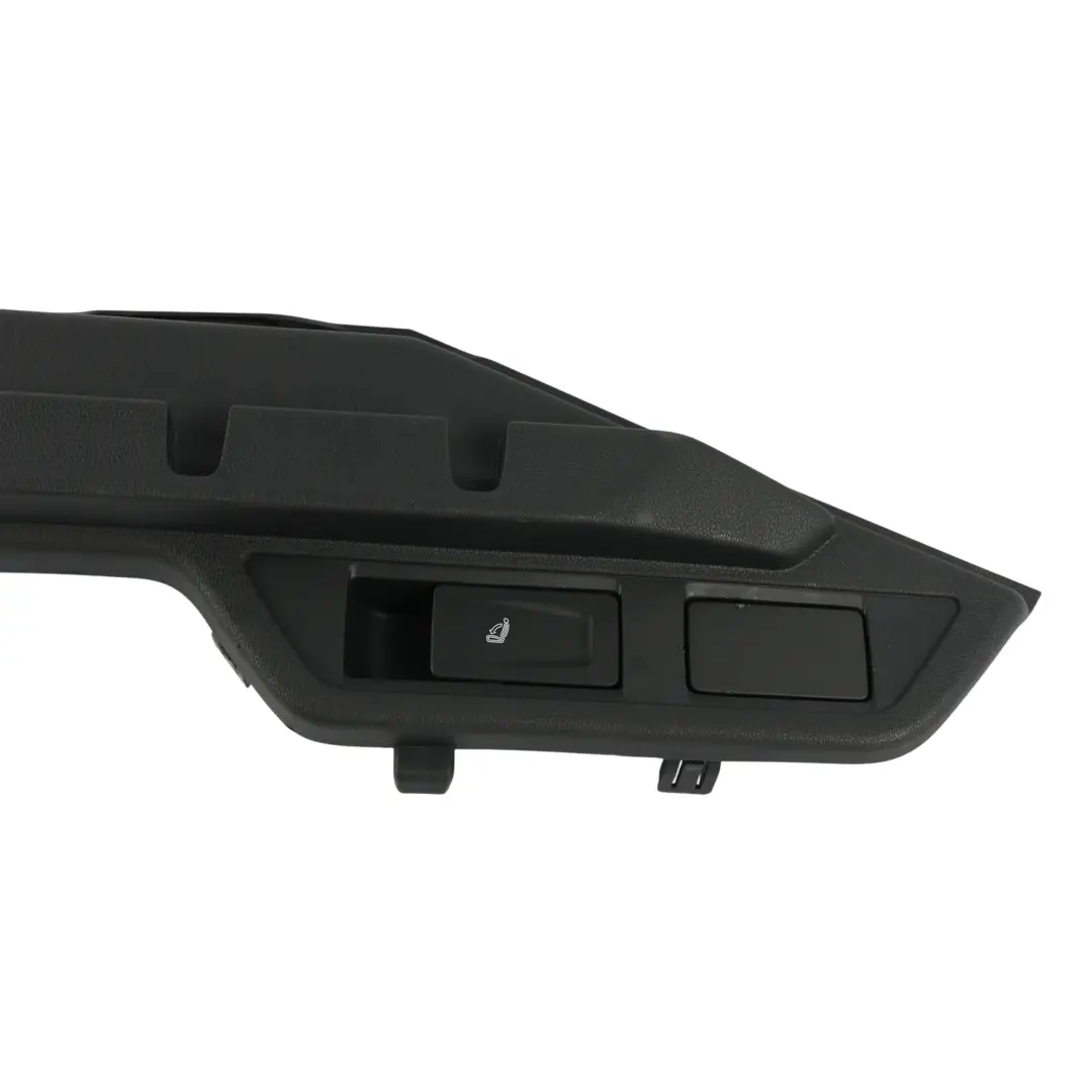 Embellecedor Soporte Lateral Maletero Trasero Derecho para Skoda Octavia VR con número de pieza 5E6867762 Skoda Octavia VR Embellecedor Soporte Lateral Maletero Trasero Derecho - SKU 5E6867762 - Número de pieza 5E6867762