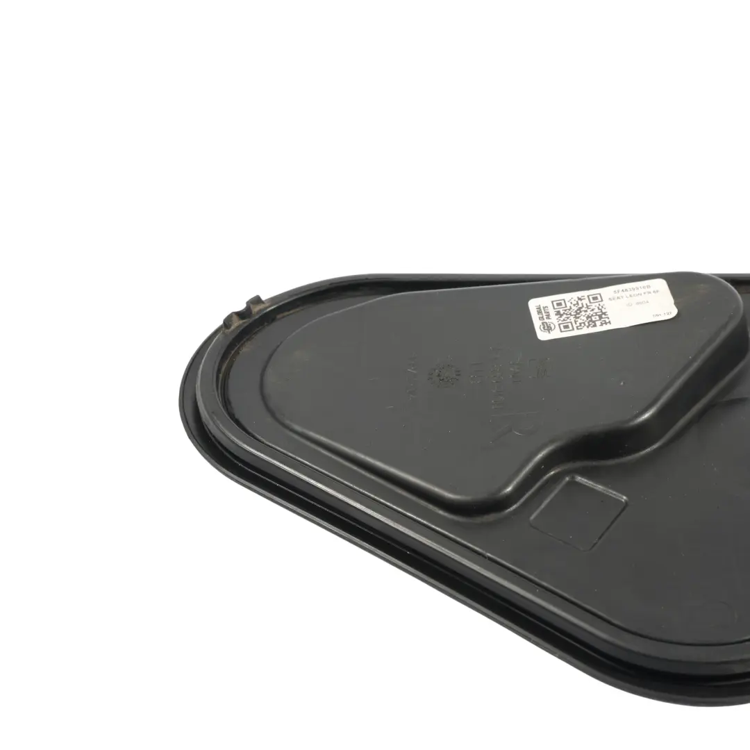 Mk3 5F Tapa Puerta Trasera Interior Flap Trim Panel Derecho para Seat Leon con número de pieza 5F4839916B Seat Leon Mk3 5F Tapa Puerta Trasera Interior Flap Trim Panel Derecho - SKU 5F4839916B - Número de pieza 5F4839916B
