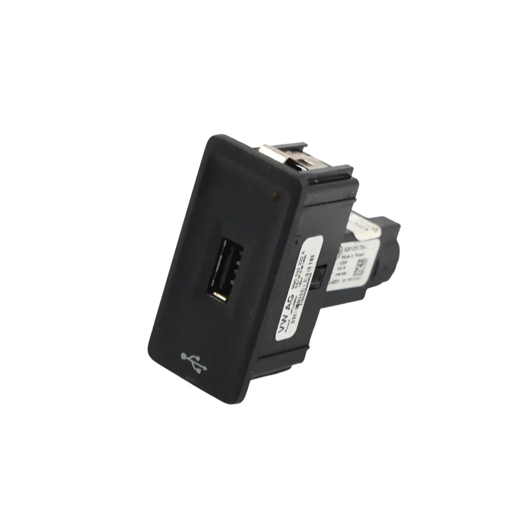 Gniazdo Port Wejście USB do Volkswagen Golf Mk7 o numerze 5G0035222K Volkswagen Golf Mk7 Gniazdo Port Wejście USB - SKU 5G0035222K - Numer Części 5G0035222K