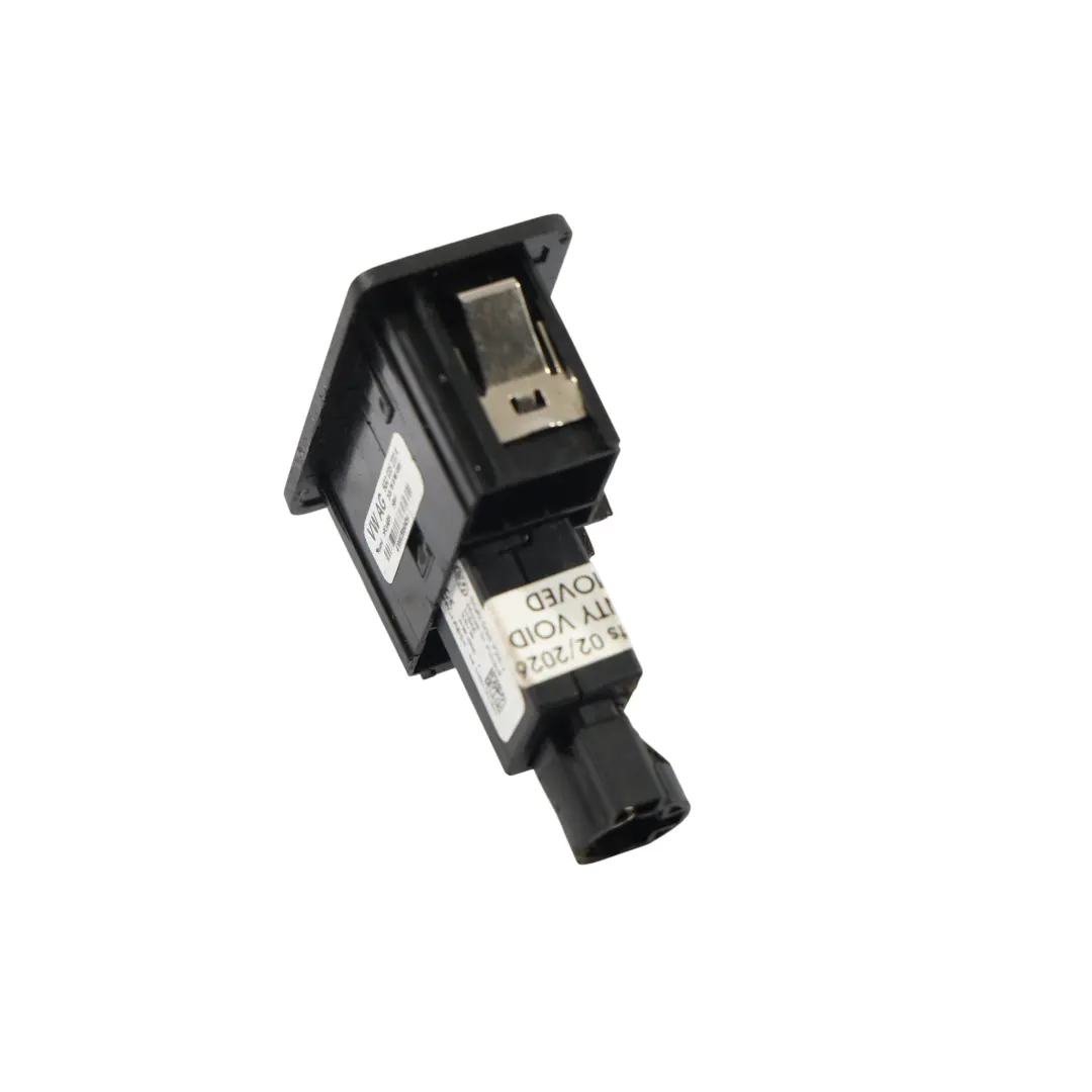 Volkswagen Golf Mk7 Gniazdo Port Wejście USB - SKU 5G0035222K - Numer Części 5G0035222K