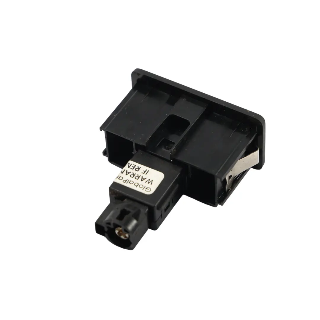 USB Anschluss Buchse Port Steckdose für Volkswagen Golf Mk7 mit Teilenummer 5G0035222K Volkswagen Golf Mk7 USB Anschluss Buchse Port Steckdose - SKU 5G0035222K - Teilenummer 5G0035222K